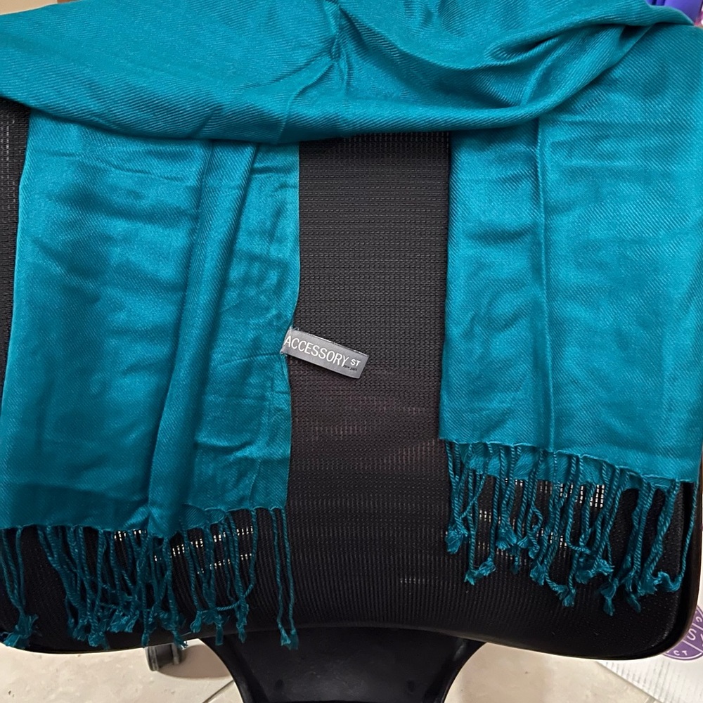 Accessory Street Scarf
